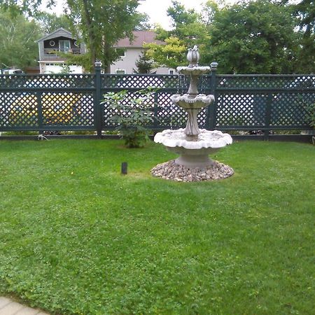 Point Pelee Lakeshore B&B Лимингтон Экстерьер фото